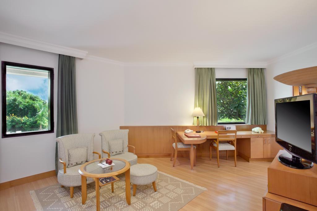 Hotel Trident