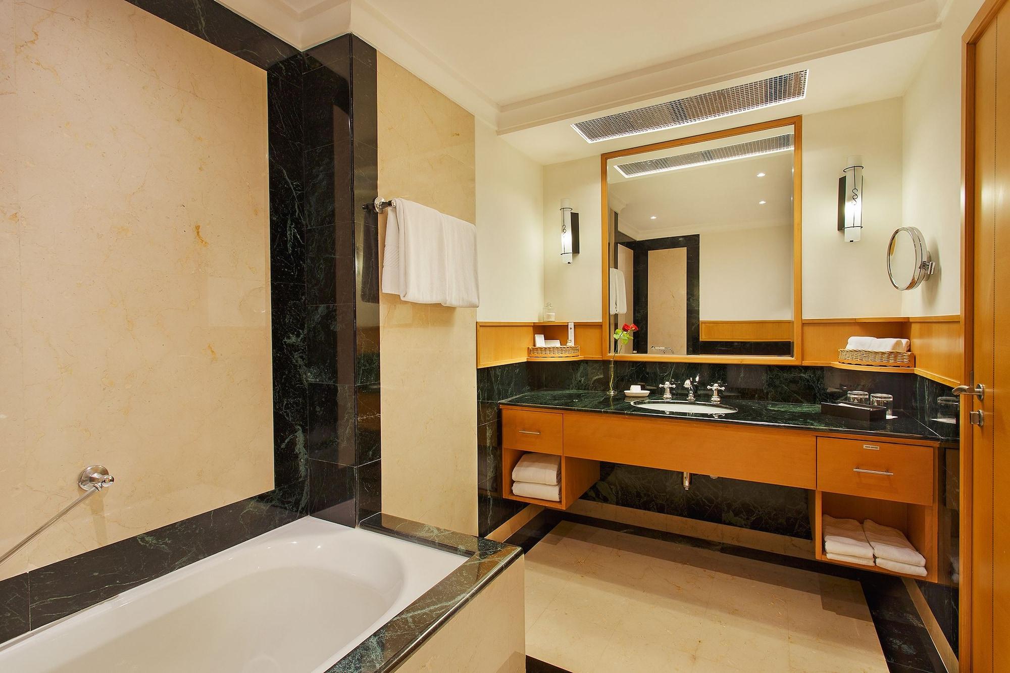 Trident Hotel